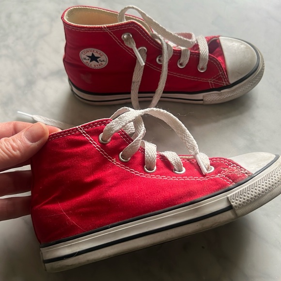 Converse size 10 kids shoes - Picture 2 of 6